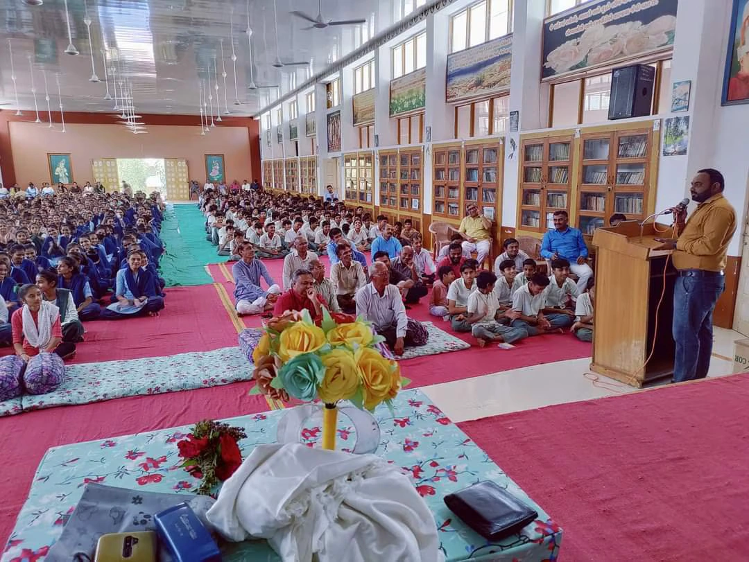 Vallukad School